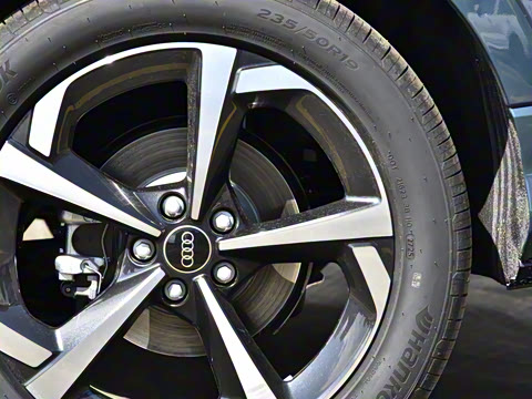 2026�� quattro 45�����ذ� 35TFSI ʱ�ж�����