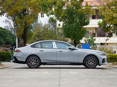 2024�� 530i ������ M�˶���װ