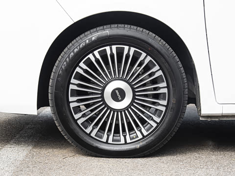 2026�� ���̰� 230�콢�� 7��