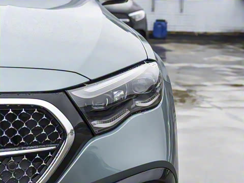 2026�� E 300 ʱ�����˶���