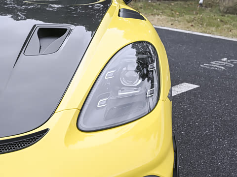 2023�� Spyder RS 4.0L