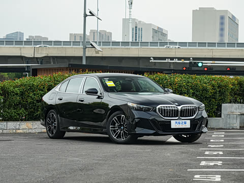 2026�� 530Li ������ M�˶���װ
