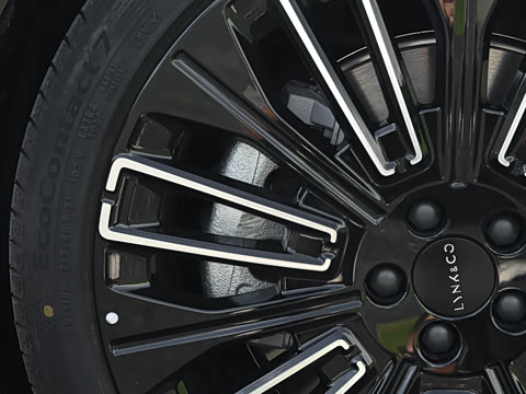 2025�� 240����Ultra�˶���