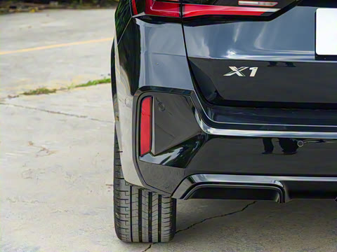 2025�� xDrive25Li M�˶���ҹ��װ