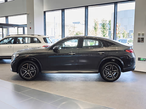 2026�� �Ŀ� GLC 260 4MATIC ����SUV