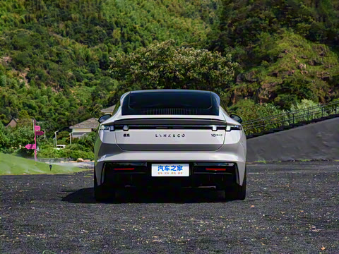 2025�� 240����Ultra