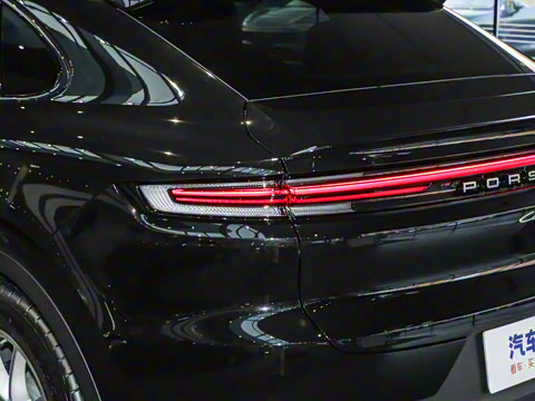 2026�� Cayenne Coup�� 3.0T