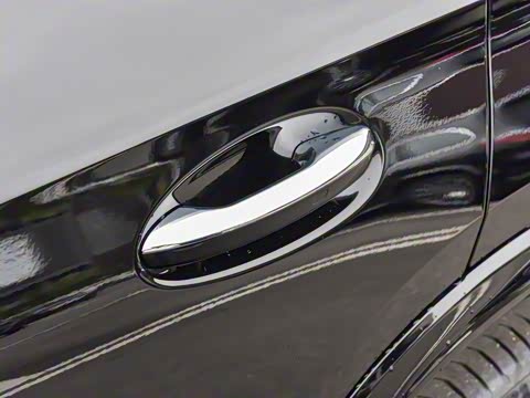 2025�� �Ŀ� GLC 300 4MATIC ����SUV