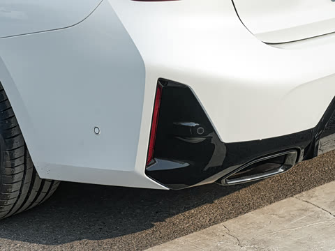 2026�� 330i M�˶���ҹ��װ