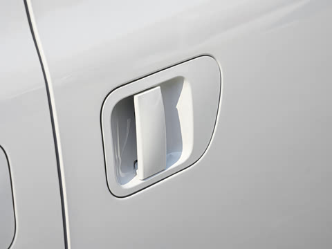 2027�� 2.0L ������ 9��