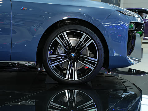 2023�� xDrive60L M�˶���װ