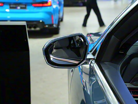 2023�� xDrive60L M�˶���װ