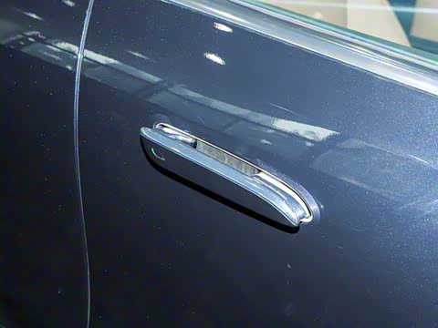 2024�� E 350 e L ���ʽ��϶����˶��γ�