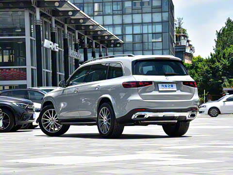 2025�� GLS 450 4MATIC ������