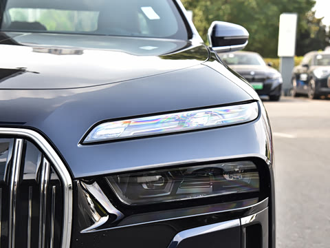 2026�� 740Li ������ M�˶���װ