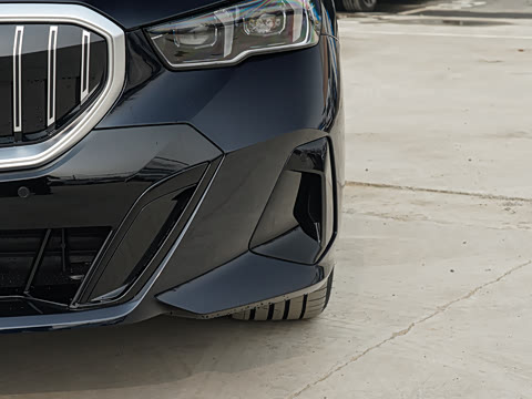 2026�� �Ŀ� 525Li M�˶���װ