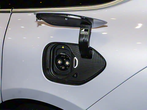 2025�� Զ����װ�޶��� 100kWh Touring