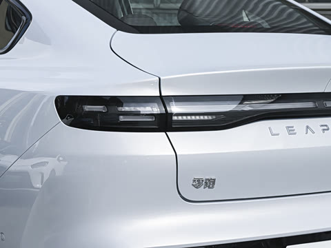 2027�� 670������