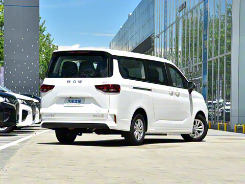 2025�� 2.0L CNG�м�Ӫ�����ʰ� 9��