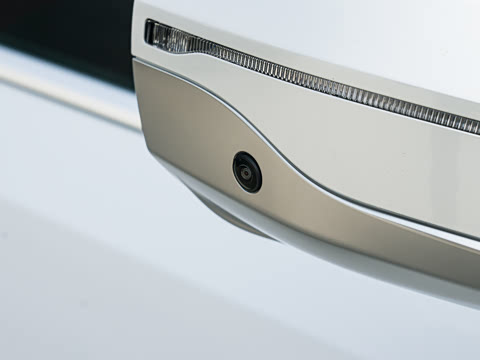 2026�� �Ŀ� 525Li M�˶���װ