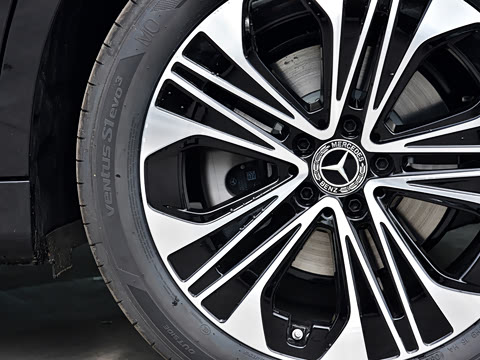 2026�� �Ŀ� E 300 L ������