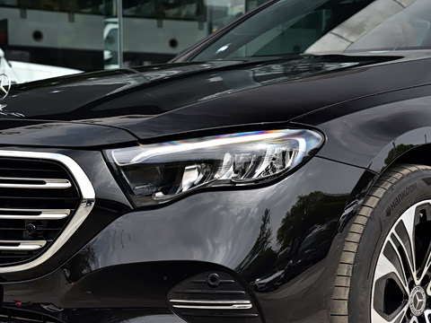 2026�� �Ŀ� E 300 L ������