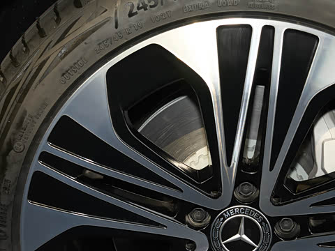 2026�� E 300 L ������