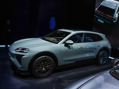 2026�� Cayenne Turbo Electric