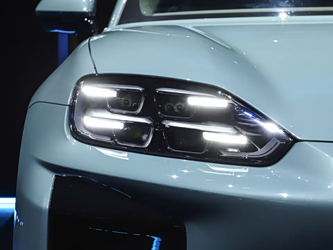 2026�� Cayenne Turbo Electric