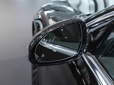 2026�� �Ŀ� E 300 L ������