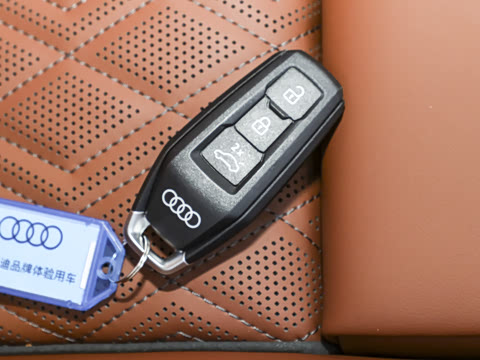 2026�� 2.0T �˶��� quattro