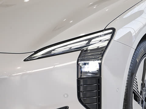 2025�� 640 ���� ��ѡ��