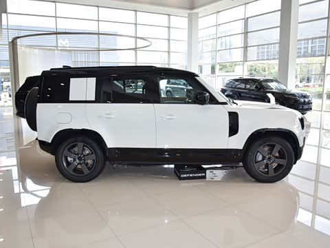 2026�� 110 3.0T P400 X-Dynamic HSE