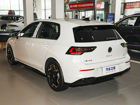 2025�� �Ŀ�� 300TSI R-Line