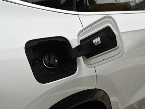 2026�� xDrive25Li X�����װ