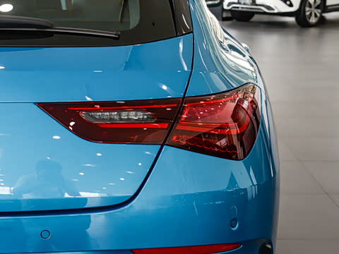 2025�� CLA 200 ���ܳ�