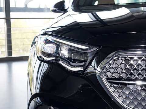 2026�� E 300 �������˶���