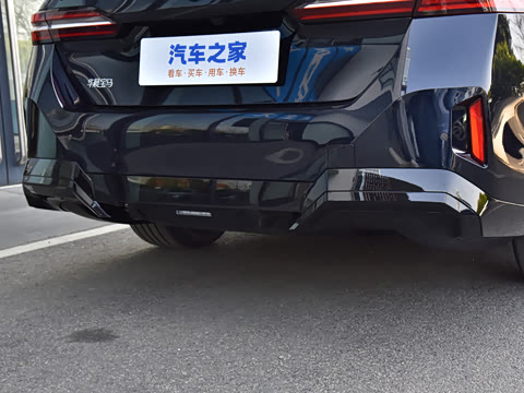 2026�� �Ŀ� eDrive 40L M�˶���װ