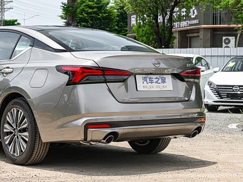 2025�� 2.0L XL-TLS ������