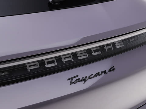 2026�� Taycan 4 Cross Turismo