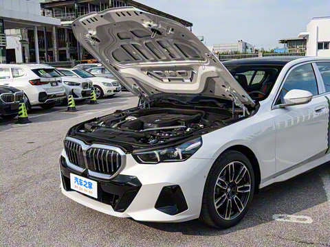 2026�� 530Li ������ M�˶���װ