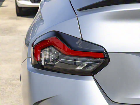 2025�� M240i xDrive