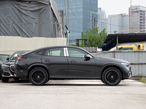 2026�� �Ŀ� GLC 300 4MATIC ����SUV