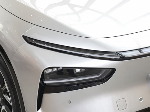 2026�� ���� 702 Max �콢��