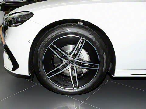 2025�� �Ŀ� E 300 ʱ�����˶���