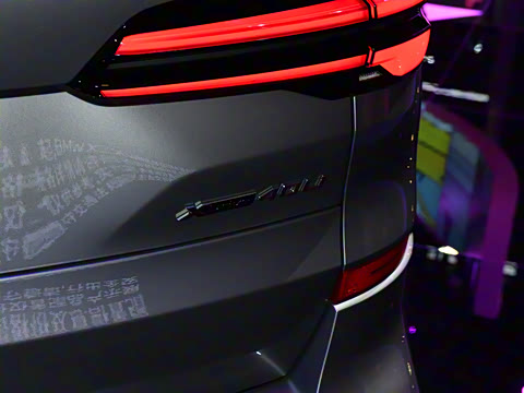 2025�� xDrive 40Li ������M�˶���ҹ��װ