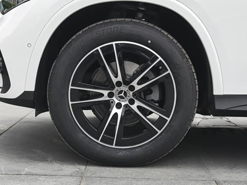 2026�� �Ŀ� GLC 260 L 4MATIC ������