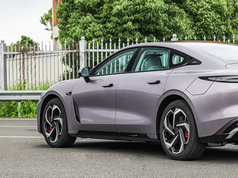 2027�� ���� 255 Ultra���������״��