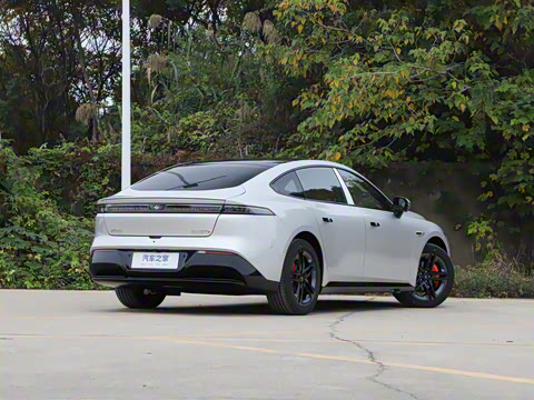 2026 007+  650 Ultra+״