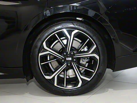 2025�� 700km Զ���Ǽݰ�